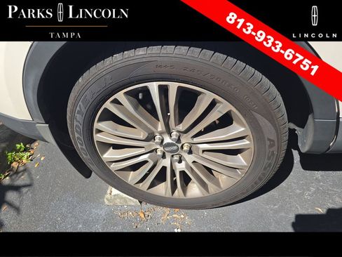 Used 2016 Lincoln MKX Reserve w/ Cargo Accessories Package image 13