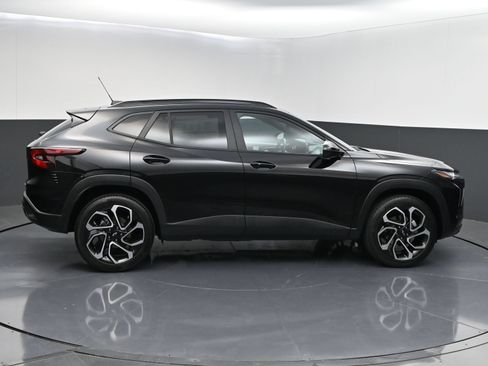 Certified 2026 Chevrolet Trax RS w/ Driver Confidence Package FWD image 8