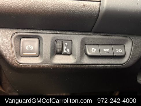 Used 2021 GMC Acadia Denali w/ Denali Technology Package FWD image 22