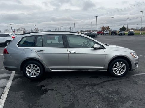 Used 2016 Volkswagen Golf S image 4