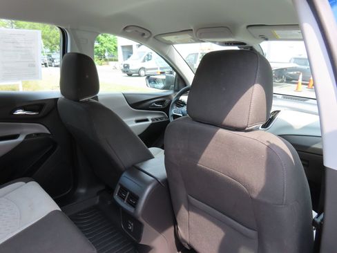 Used 2023 Chevrolet Equinox LS FWD image 31