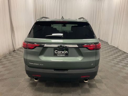 Used 2023 Chevrolet Traverse LT w/ Rear Camera Mirror Package image 5