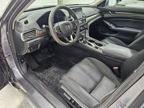Used 2018 Honda Accord EX image 27