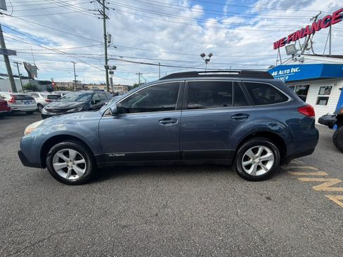 Used 2013 Subaru Outback 2.5i Premium w/ All-Weather Pkg AWD/4WD image 6