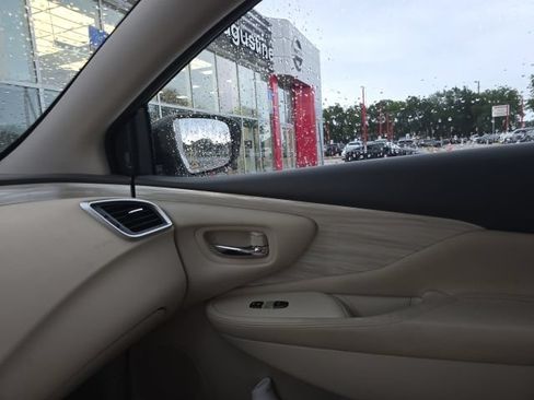 Used 2018 Nissan Murano SV FWD image 23