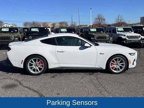 Used 2024 Ford Mustang GT Premium image 9