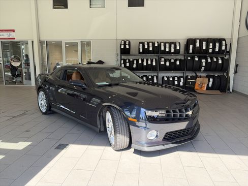 Used 2013 Chevrolet Camaro SS w/ Dusk Special Edition RWD image 3