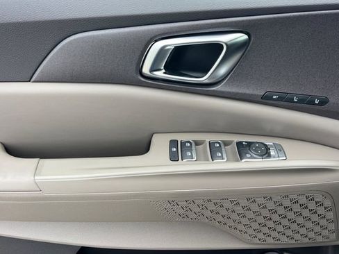New 2026 Kia Carnival EX FWD image 12