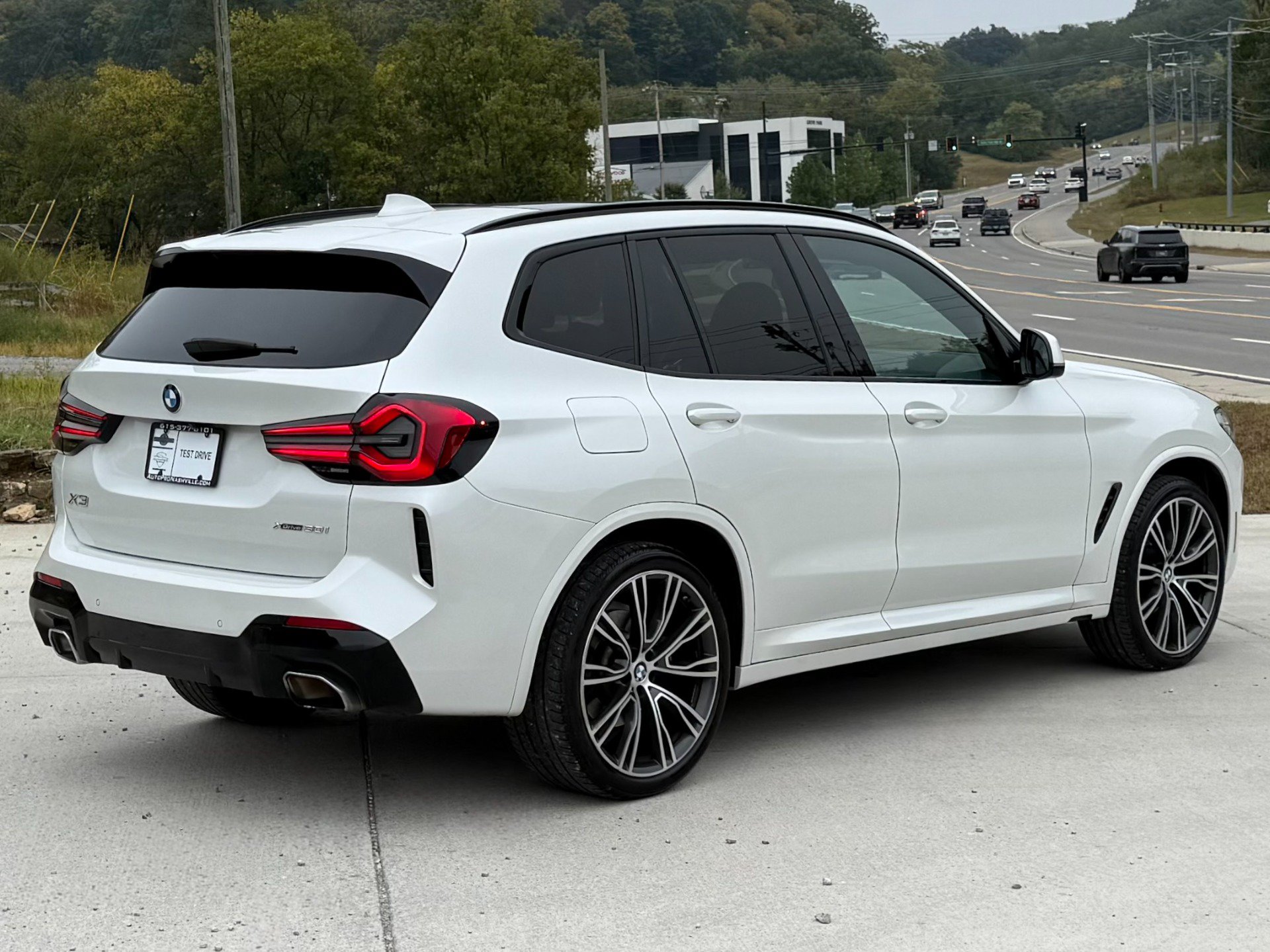 Used 2022 BMW X3 xDrive30i w/ M Sport Package 2 AWD/4WD image 3