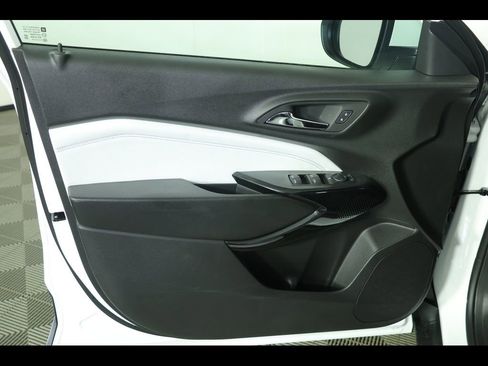 New 2026 Chevrolet Trax LT w/ Driver Confidence Package FWD image 19