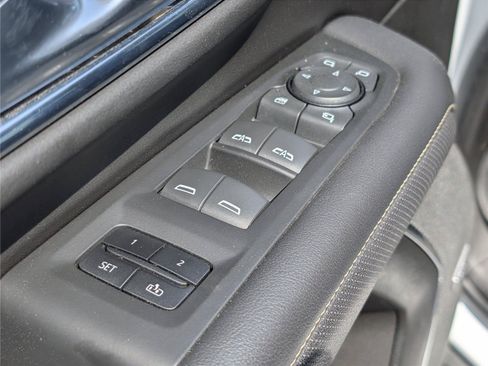 Used 2022 GMC Yukon SLT w/ SLT Premium Package RWD image 14