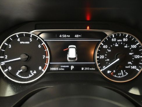 Used 2023 Nissan Rogue SV image 16