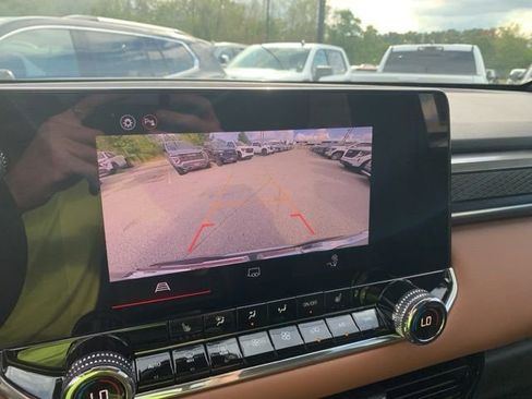 New 2025 GMC Canyon AT4 w/ Nightfall Edition image 23