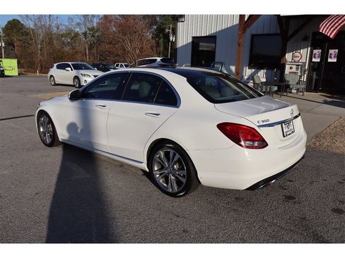 Used 2015 Mercedes-Benz C 300 Sedan image 3