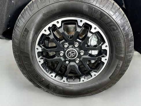 Used 2023 Toyota Tundra SR5 w/ SR5 Premium Package RWD image 31