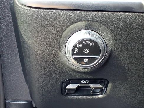 Used 2025 Mercedes-Benz C 300 Sedan image 23