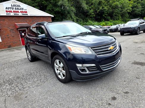 Used 2017 Chevrolet Traverse Premier image 3