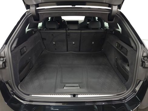 Used 2025 BMW M5 Touring w/ M Driver's Package image 9