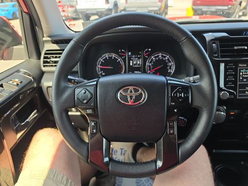 Used 2024 Toyota 4Runner TRD Off-Road AWD/4WD image 20