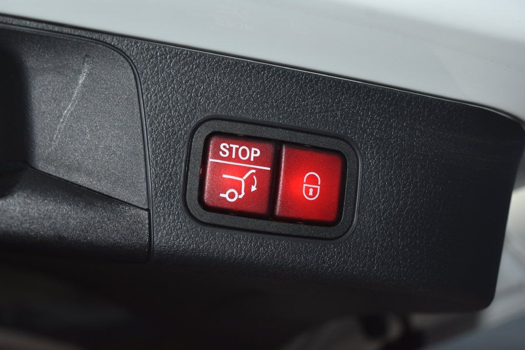 Used 2024 Mercedes-Benz EQB 300 4MATIC image 35