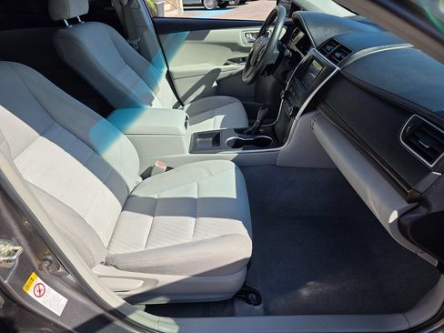 Used 2017 Toyota Camry LE FWD image 15