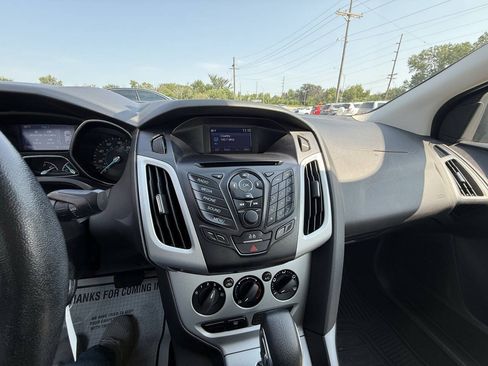 Used 2014 Ford Focus SE w/ SE Sport Package FWD image 13