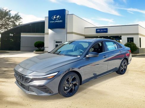 New 2026 Hyundai Elantra SEL Sport Premium FWD image 2