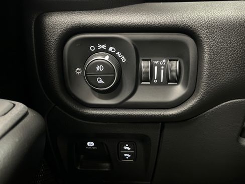 Used 2025 RAM 1500 Lone Star AWD/4WD image 25