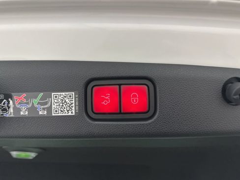 Certified 2026 Mercedes-Benz E 350 Sedan image 25