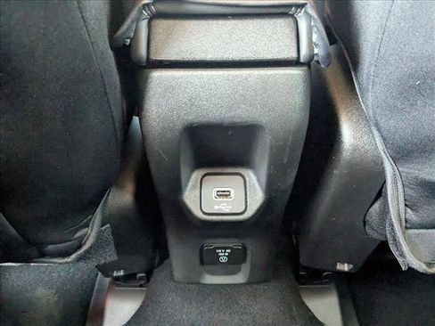 Used 2022 Jeep Renegade Latitude w/ Convenience Group image 17