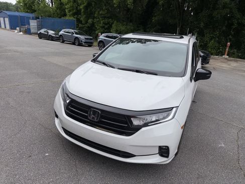 Used 2023 Honda Odyssey Sport image 3