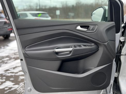 Used 2018 Ford Escape SE image 13