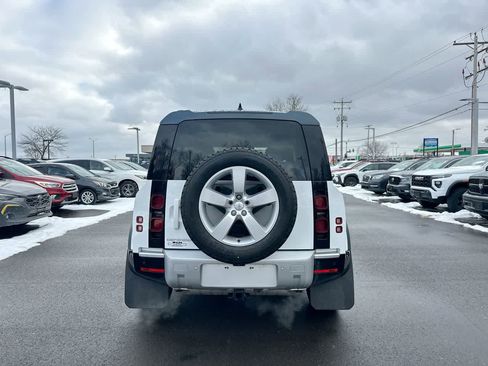 Used 2025 Land Rover Defender 90 S image 12