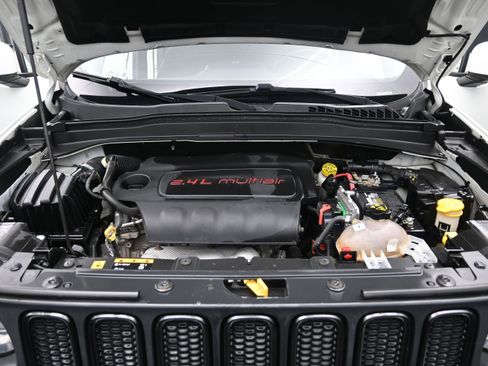 Used 2017 Jeep Renegade Altitude FWD image 21