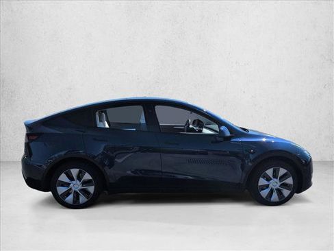 Used 2023 Tesla Model Y Long Range image 4