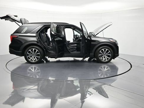 Certified 2025 Ford Explorer ST-Line w/ Premium Package RWD image 48
