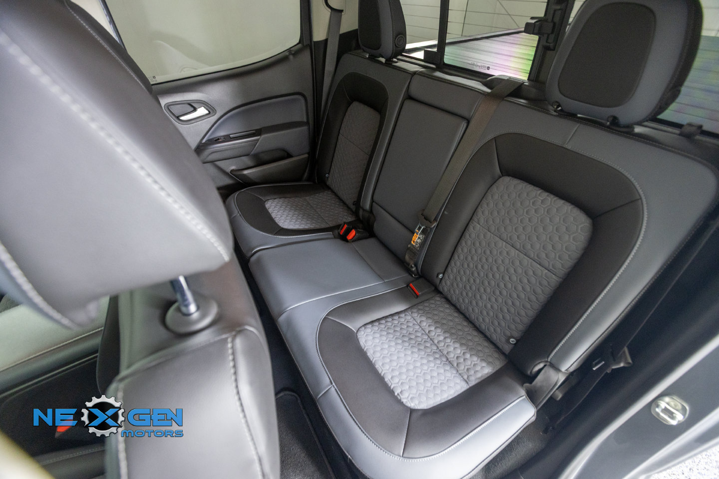 Used 2022 Chevrolet Colorado Z71 AWD/4WD image 34