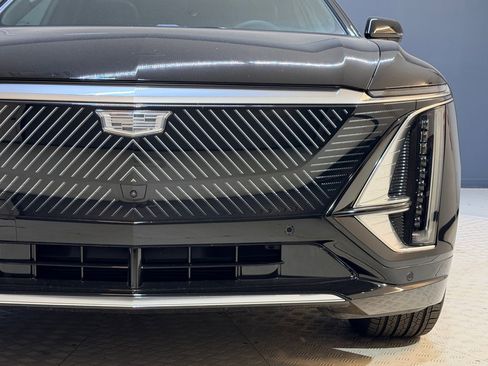 New 2026 Cadillac Lyriq Premium Luxury AWD/4WD image 34