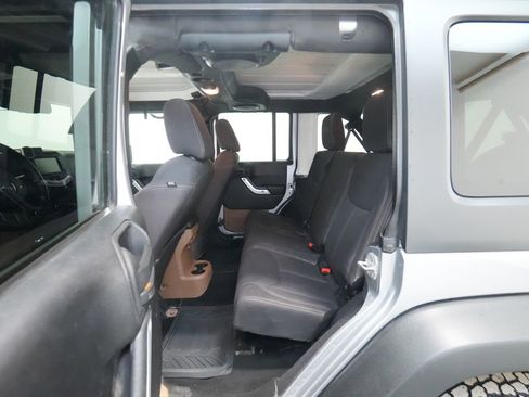 Used 2013 Jeep Wrangler Unlimited Rubicon w/ Dual Top Group image 17