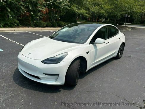 Used 2023 Tesla Model 3 Standard Range RWD image 3