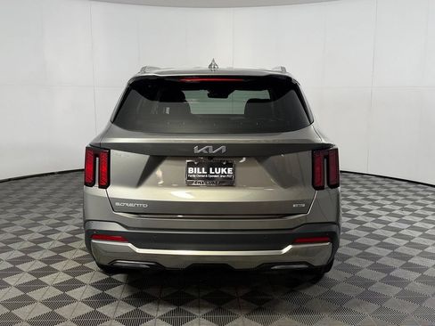 Used 2025 Kia Sorento EX AWD/4WD image 8