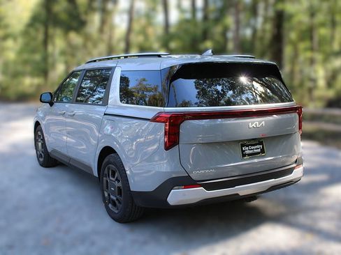 New 2026 Kia Carnival EX image 10
