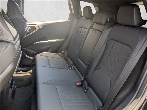 Used 2025 BMW X3 xDrive30i w/ Premium Package image 16