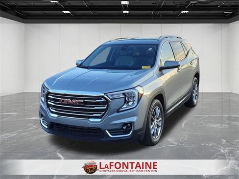 Used 2024 GMC Terrain SLT image 1