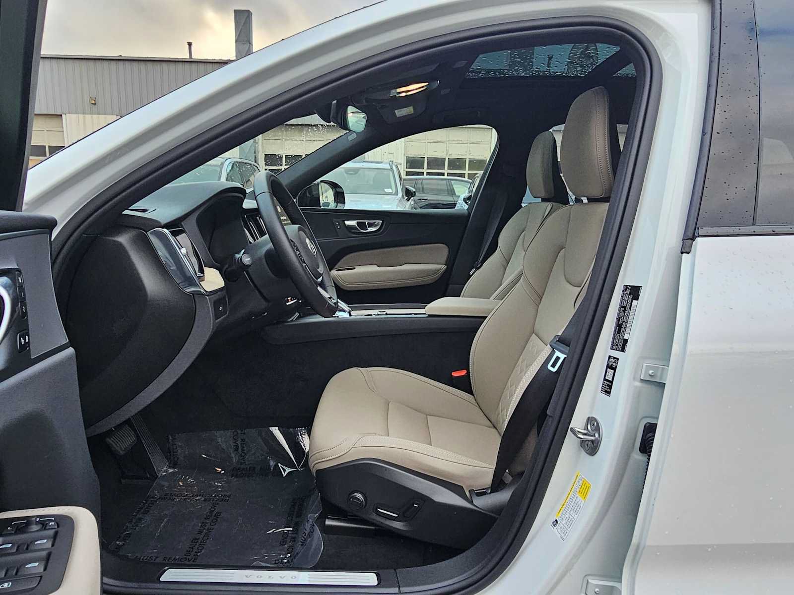 Used 2026 Volvo XC60 B5 Plus w/ Climate Package AWD/4WD image 21