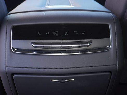Used 2026 Cadillac Escalade Luxury RWD image 12