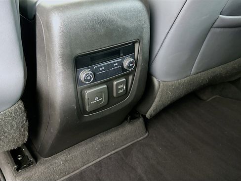 Used 2020 Buick Enclave Essence w/ Sound and Sites Package FWD image 28