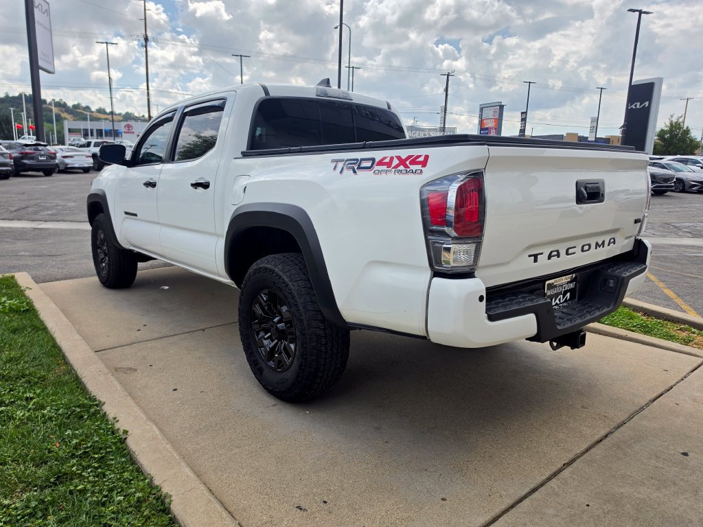 Used 2023 Toyota Tacoma TRD Off-Road w/ Advanced Technology Package AWD/4WD image 7