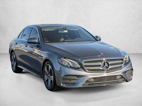 Used 2018 Mercedes-Benz E 300 image 3