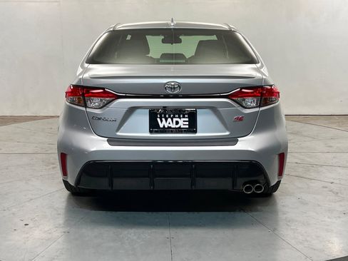 Used 2023 Toyota Corolla SE w/ SE Premium Package image 5